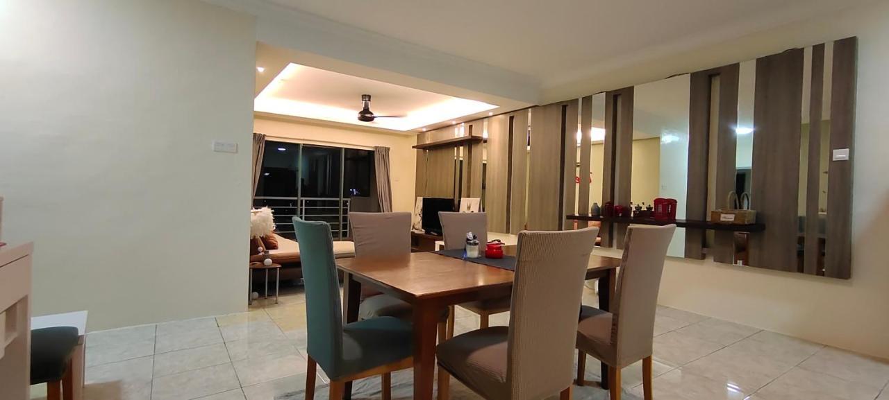 Gold Coast International Resort Kampong Bukit Beruang Extérieur photo